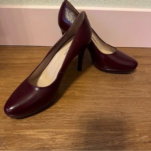 EUC TJ Collection burgundy high heel leather pumps 9